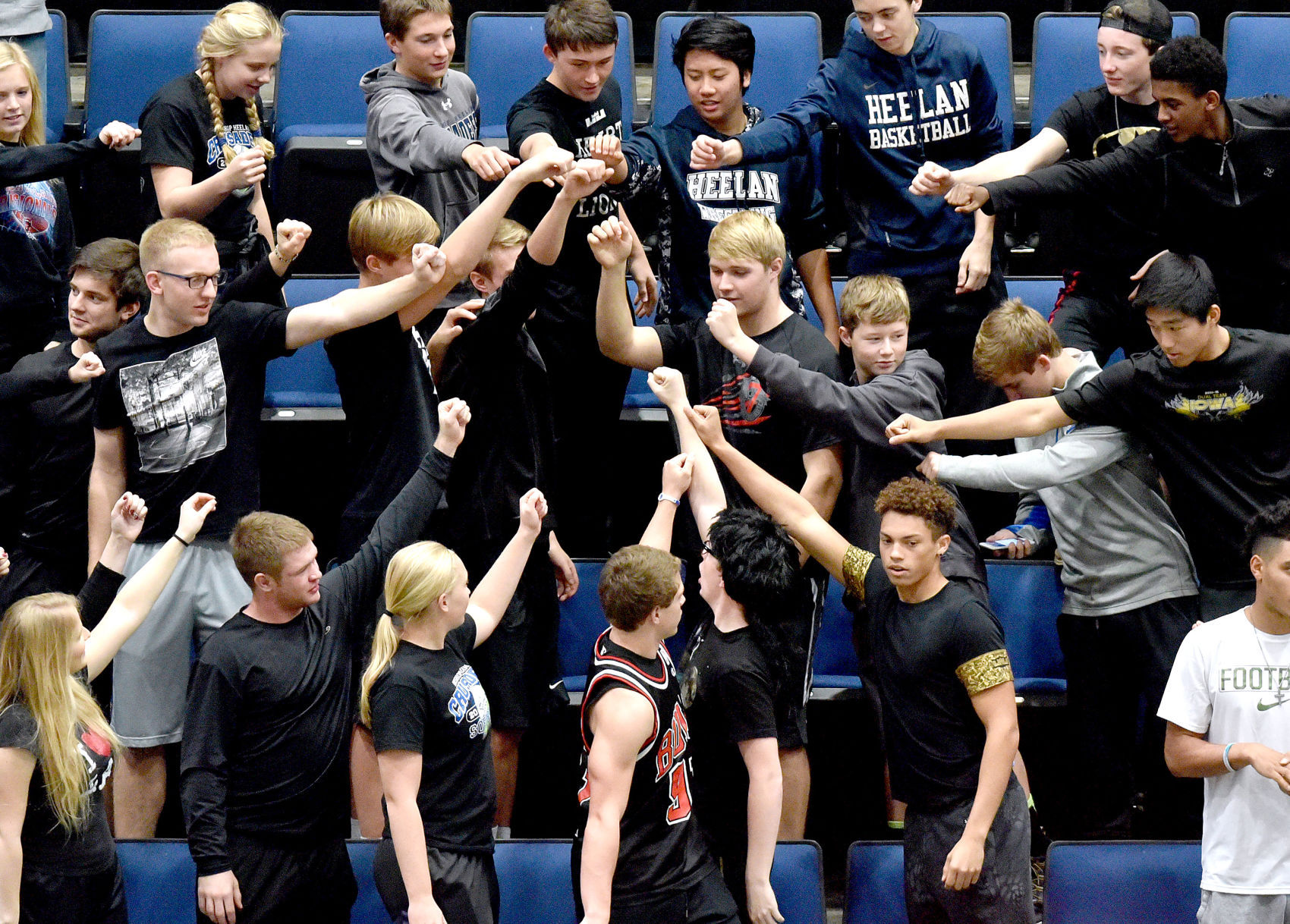 Bishop Heelan vs Pella state volleyball